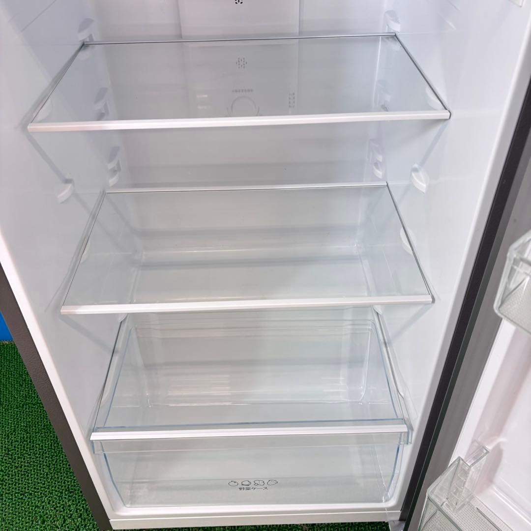 731 2024年製　中型冷蔵庫　小型　一人暮らし　2ドア　右開き　200L強