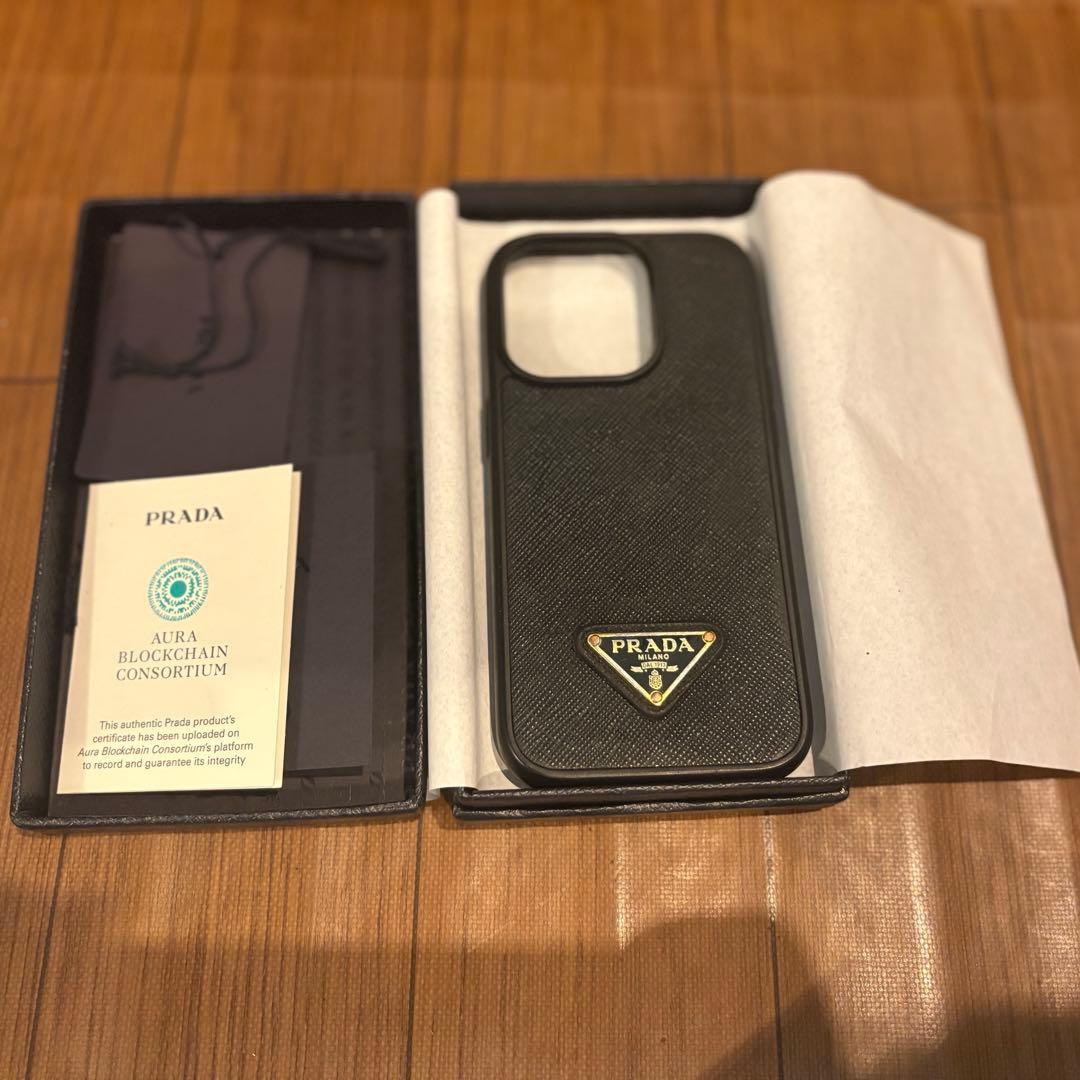 PRADA ブラックレザー iPhone14pro用ケース