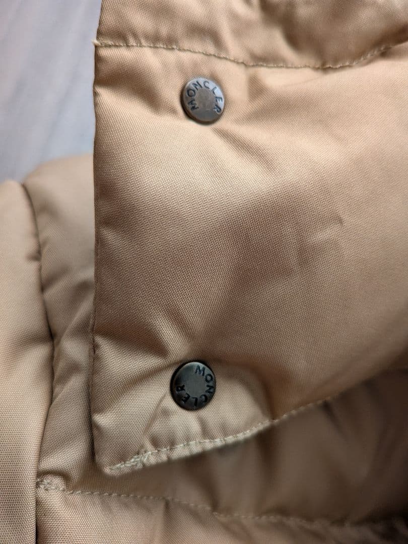 MONCLERモンクレールPARISパリス 青タグ