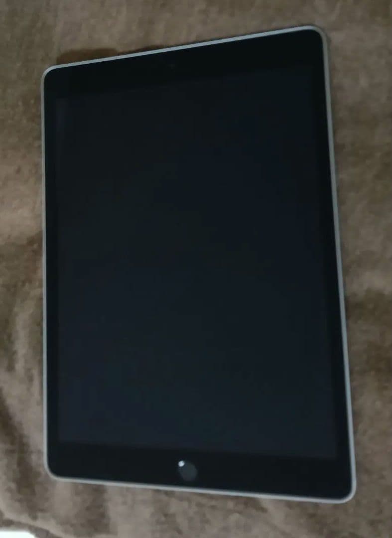 iPad Silver 第9世代 64GB 本体（バッテリー100%）