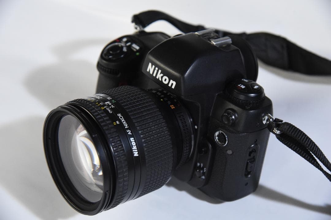 【美品】Nikon F100 ニコン フイルムカメラ ズーム24〜120㎜セット