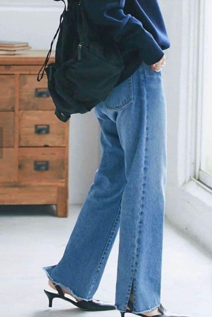 リヴドロワ 【MONN.:. (モン)】？フレアデニム ブルー 　スリット