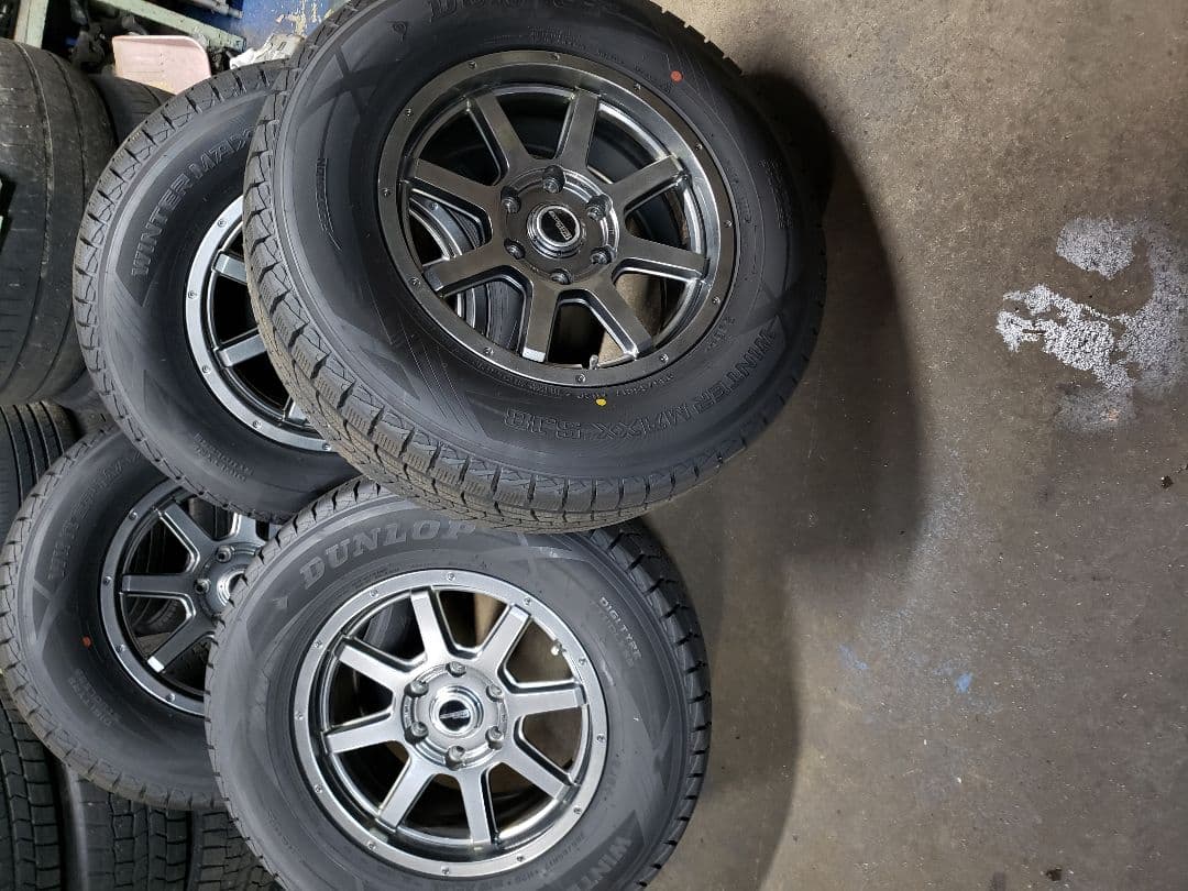 ランクルプラド　　スタッドレスタイヤ　アルミホイール　17インチ　６穴　1本②