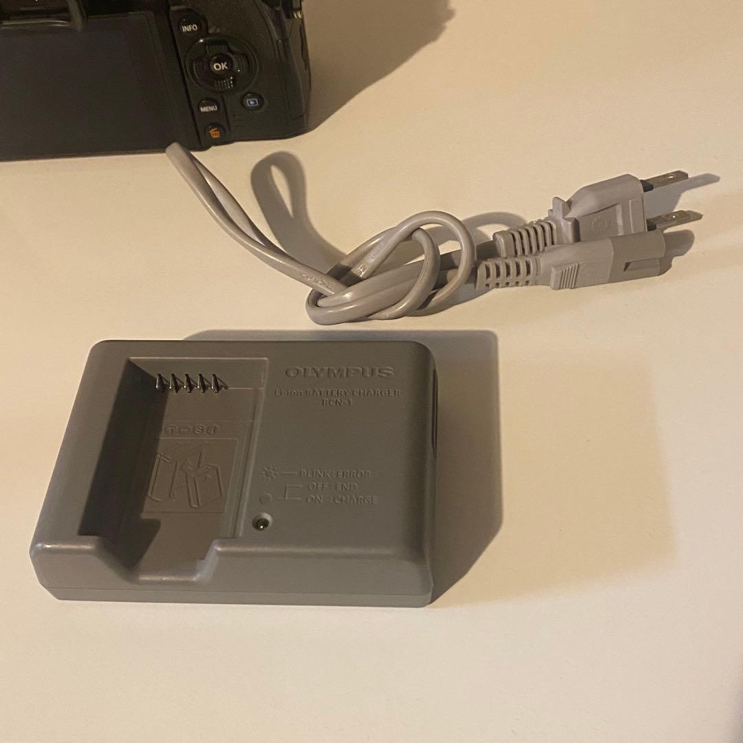 OLYMPUS OM-D E-M1 初代 【ボディ動作品】 ※レンズ要確認