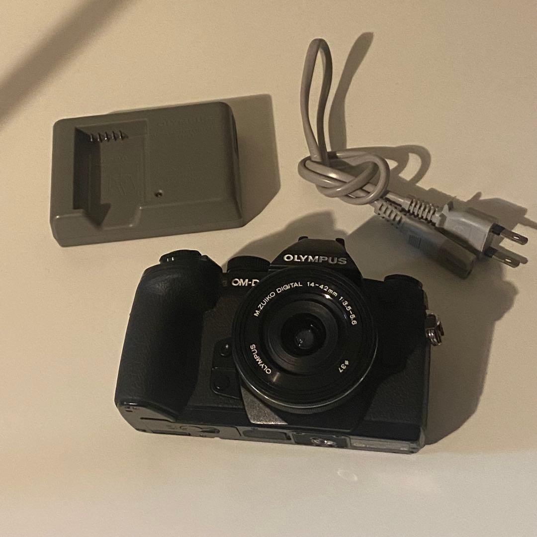 OLYMPUS OM-D E-M1 初代 【ボディ動作品】 ※レンズ要確認