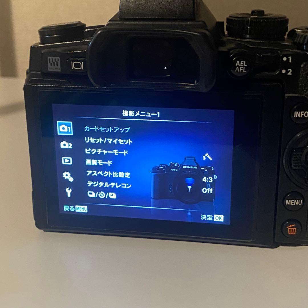 OLYMPUS OM-D E-M1 初代 【ボディ動作品】 ※レンズ要確認
