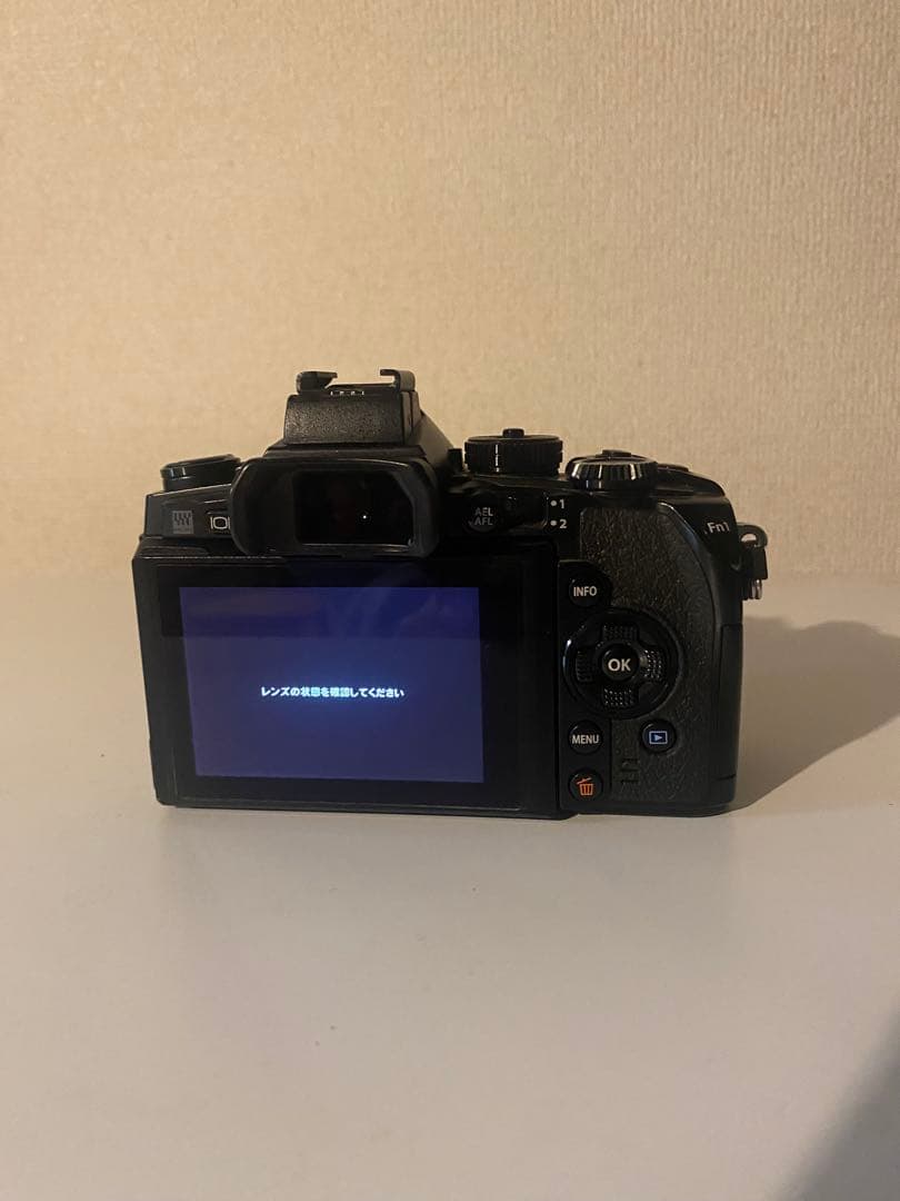 OLYMPUS OM-D E-M1 初代 【ボディ動作品】 ※レンズ要確認