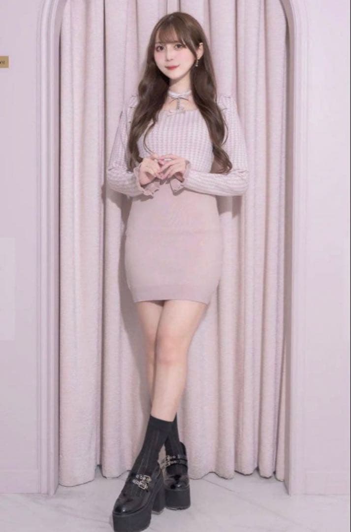 pium ピウム ビジューチョーカーニットワンピース