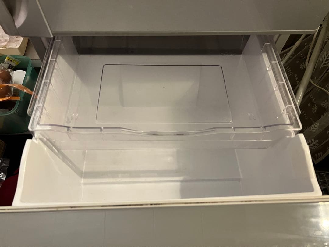 や*ち様 日立　3ドア　真ん中野菜室　冷蔵庫　自動製氷　R-K320FV 地域限