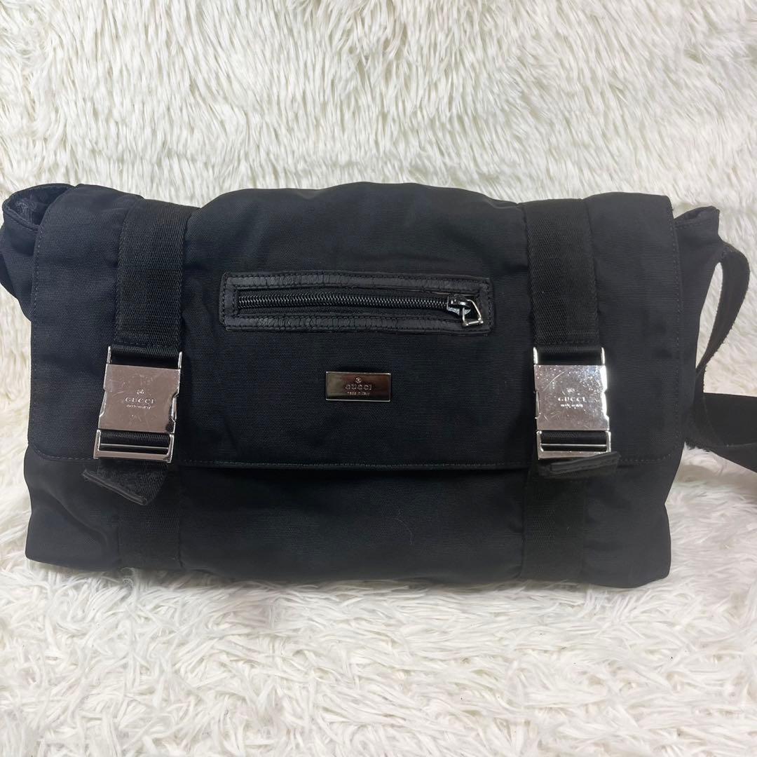 GUCCI グッチ ショルダーバッグ 斜め掛け