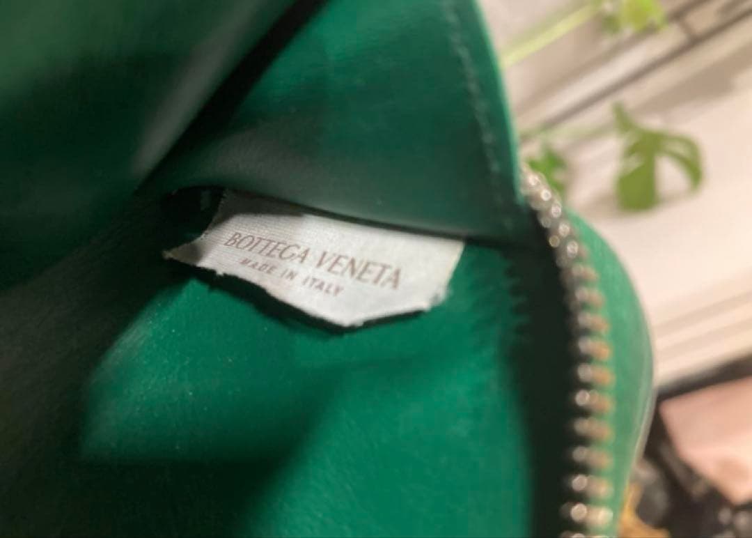 BOTTEGA VENETA ケース（グリーン）