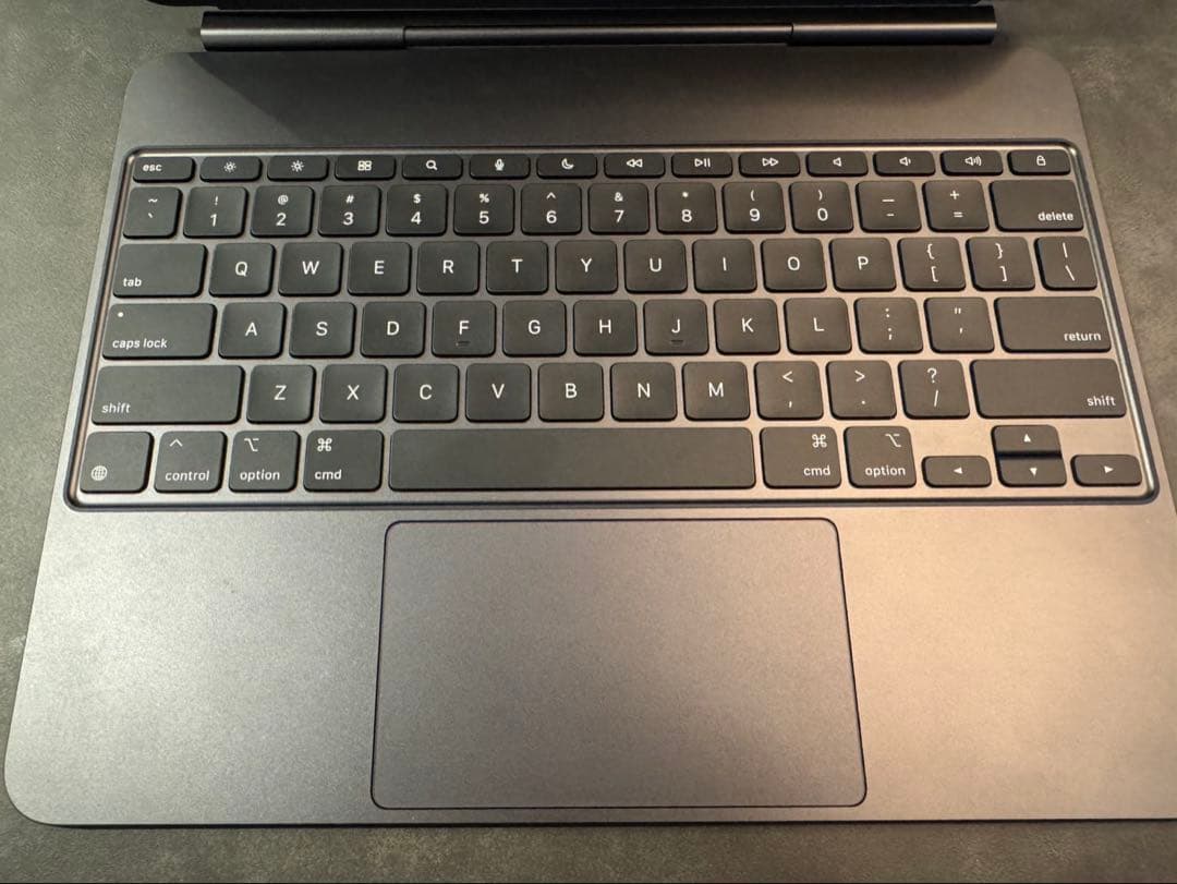 13インチiPad Pro用Magic Keyboard 英語 ブラック