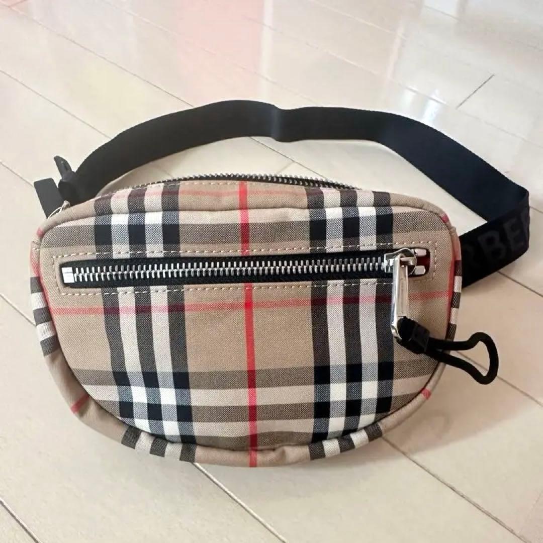 Burberry チェック柄 ボディバッグ