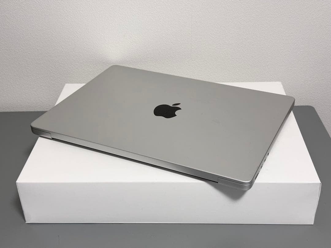 M4 MacBook Pro 14インチ 16GB 512GB 充放電14回