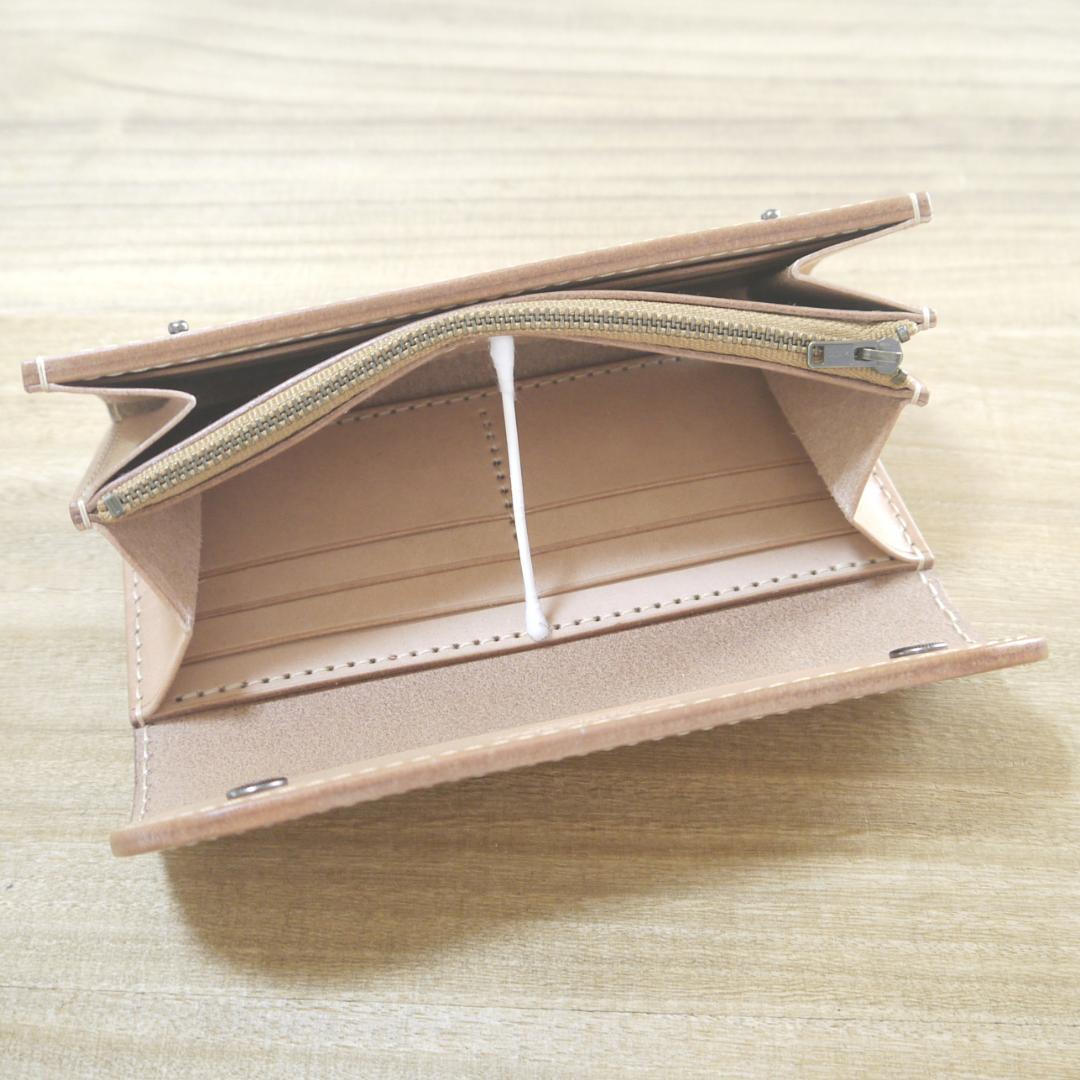 ヌメ革　栃木レザー　サドルレザー　ロングウォレット　かぶせ　三つ折り　生成り