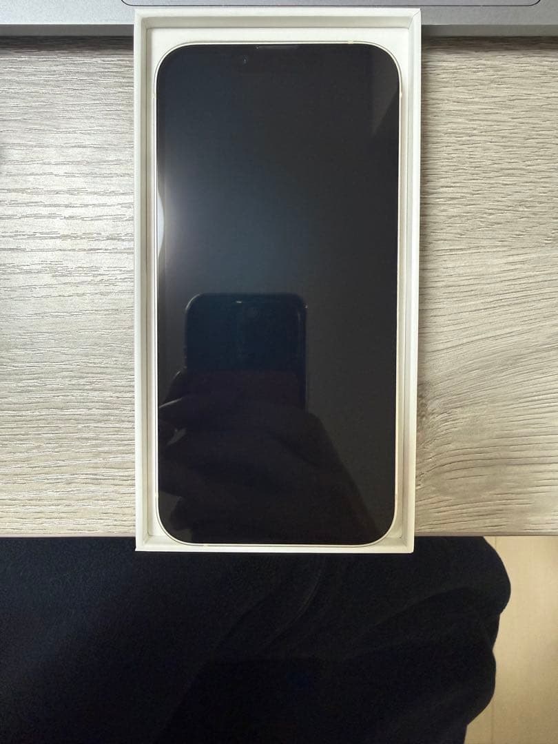 【美品】Apple iPhone 14 256GB SIMフリー ホワイト 本体