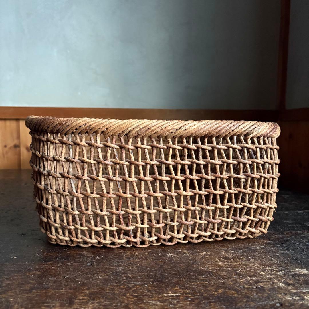 《あけび蔓編み平籠》秋田県産