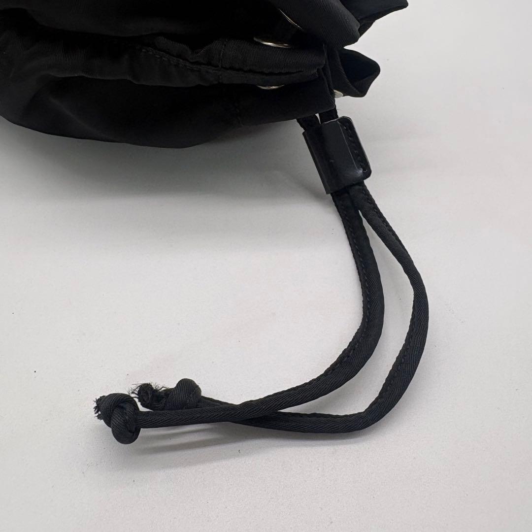 【我儘様】PRADA 巾着ミニポーチ バッグ ナイロン 三角ロゴ ブラック