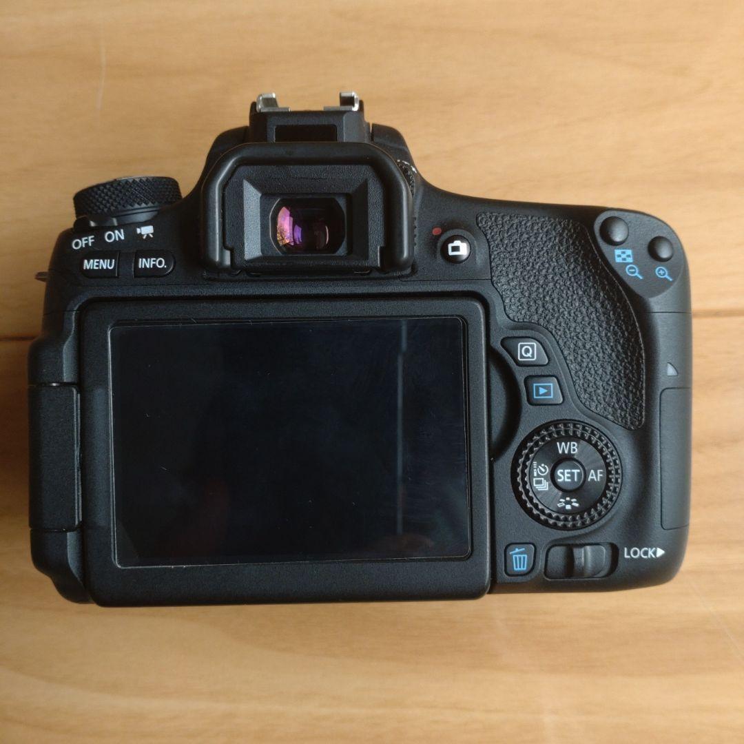 キャノン EOS8000D 18-135 IS STM キット