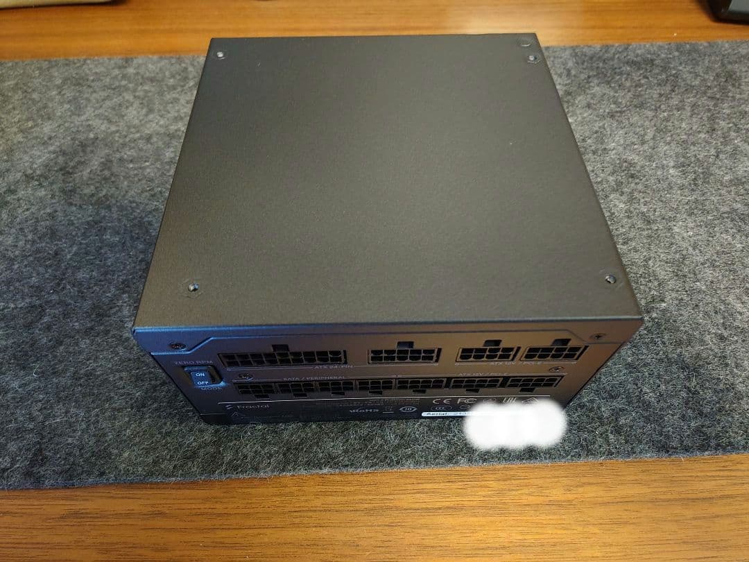 Fractal Ion+ 2 Platinum 860W 電源ユニット