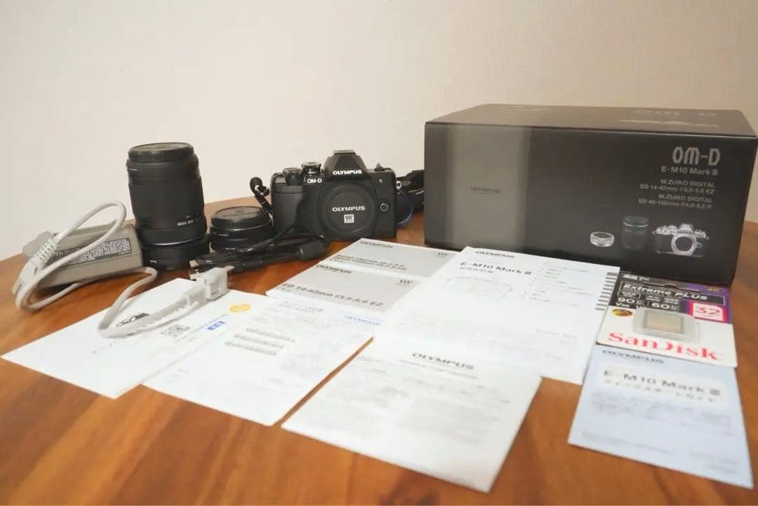 OLYMPUS OM-D E-M10 Mark III 本体+レンズ+SDカード