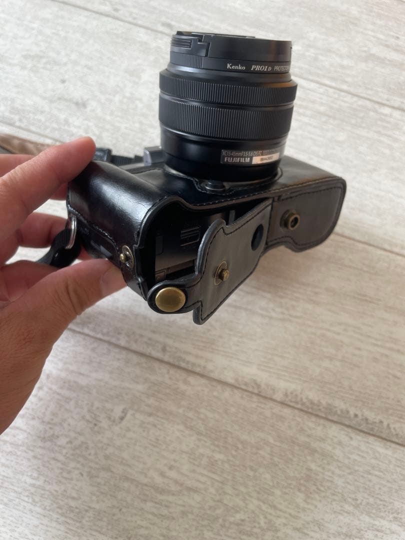 Fujifilm X-T100 ミラーレス一眼　ダークシルバー