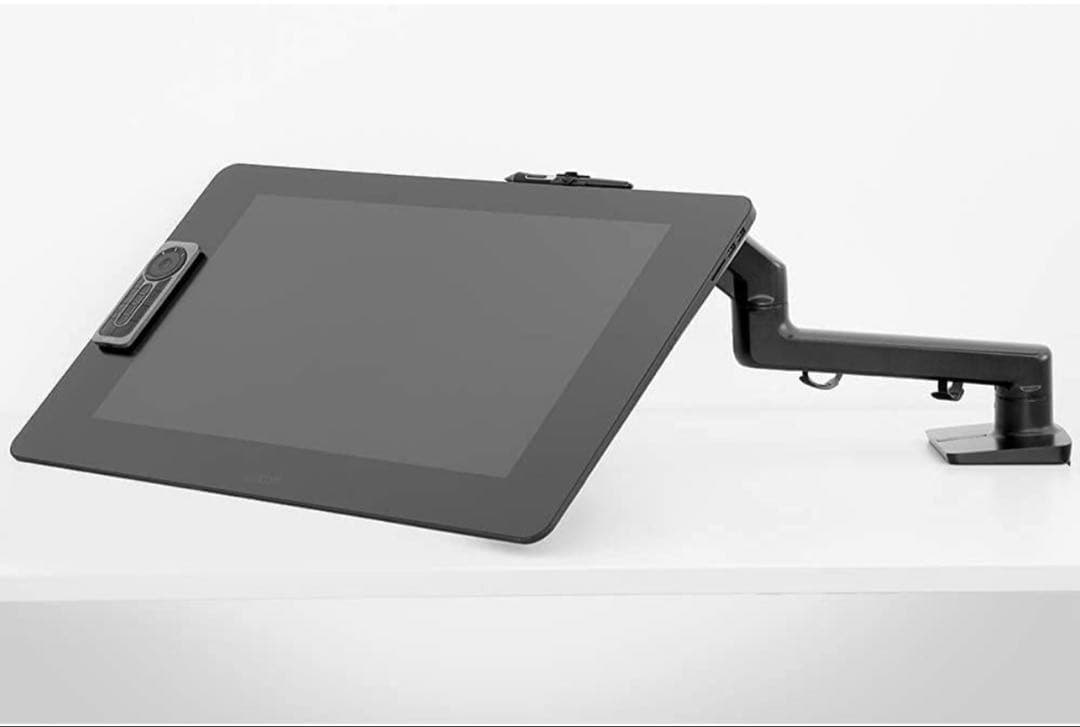 Wacom Cintiq Pro 24タッチ機能付＋純正アームセット