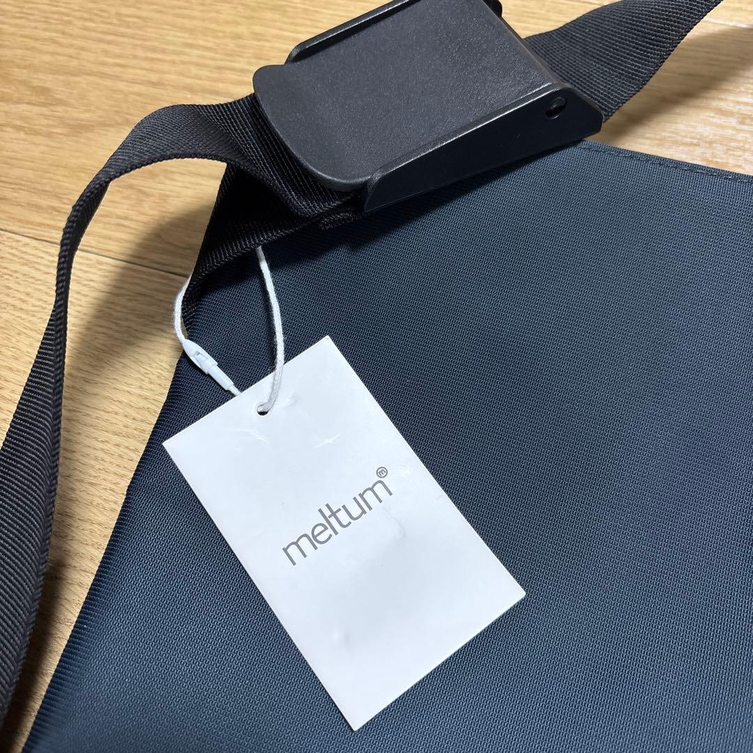 meltum メッセンジャーバッグ / ネイビー