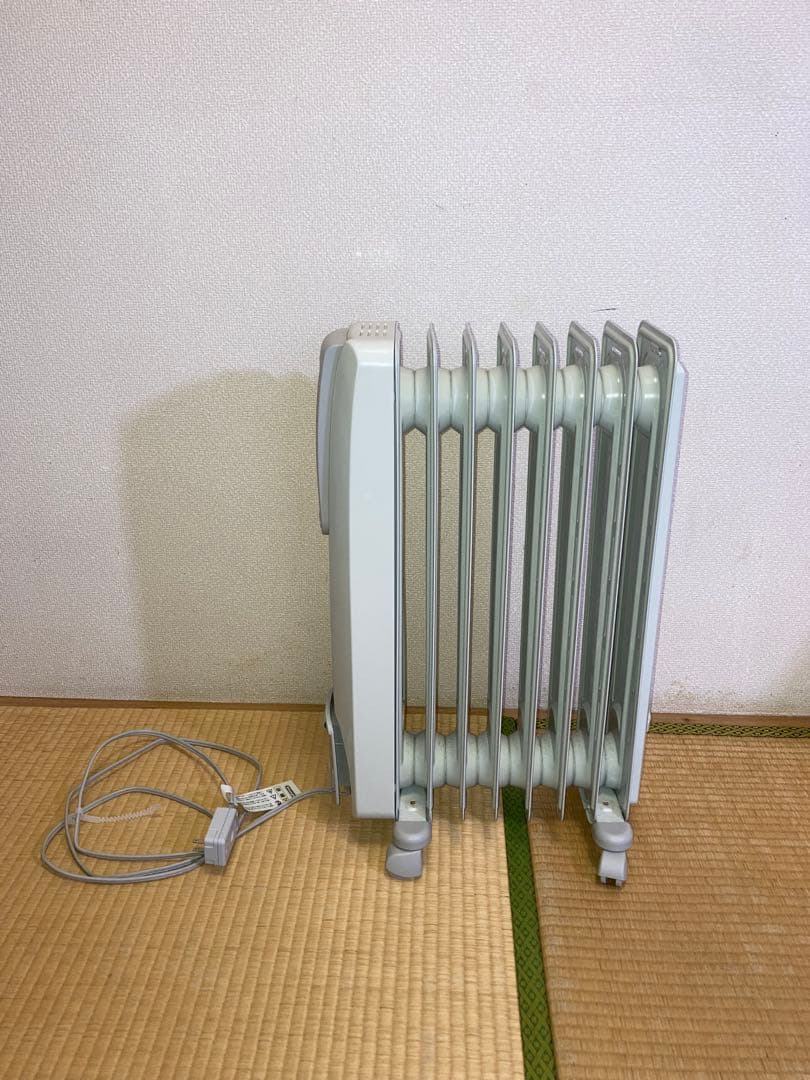 デロンギ　デジタルラディアント　オイルヒーター　KHD410812