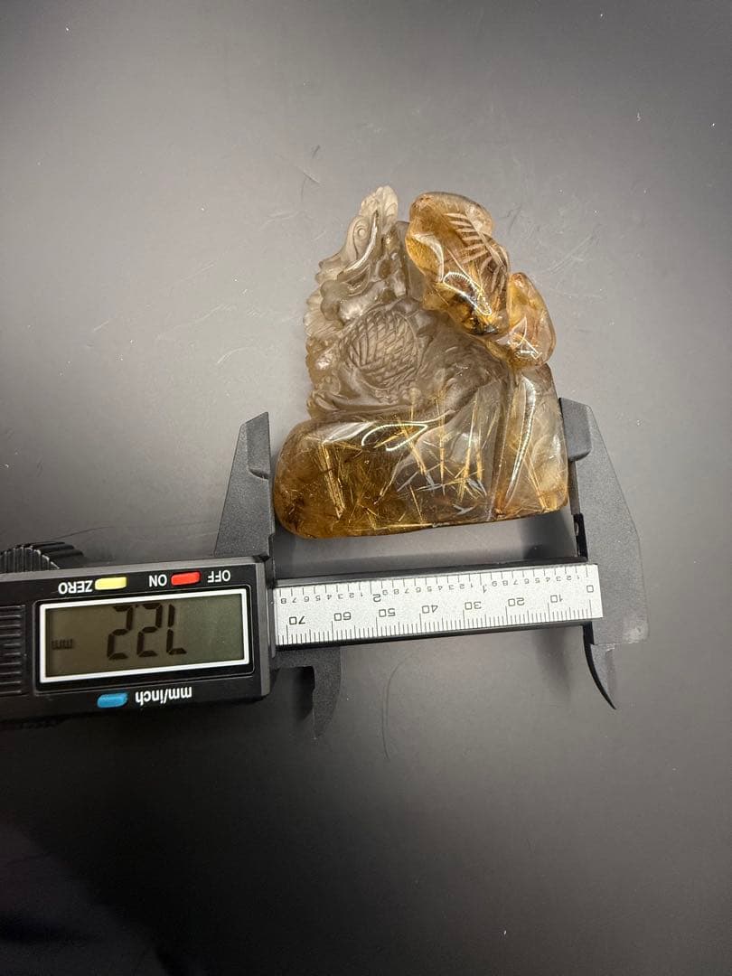 ルチルクォーツ　彫刻龍