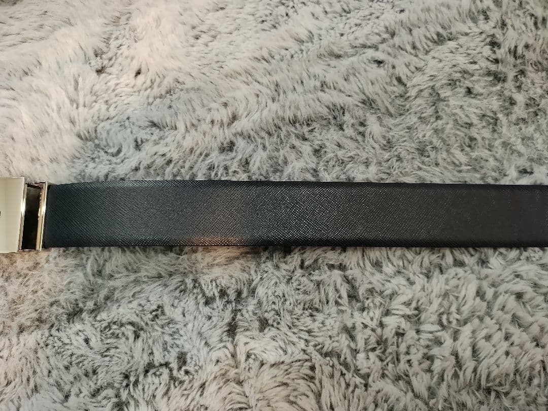 Giorgio Armani ブラック＆ネイビーReversibleレザーベルト