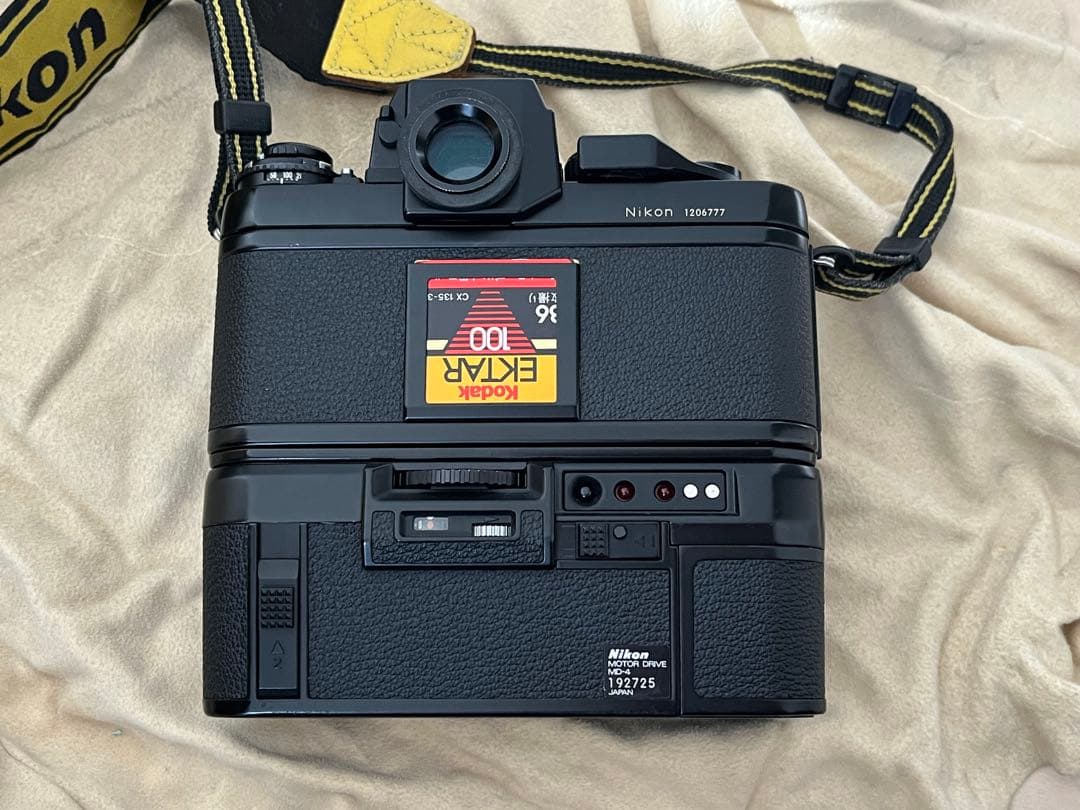 Nikon F3 HP 一眼レフカメラ・SB-12、MD-4、プロストラップ付き