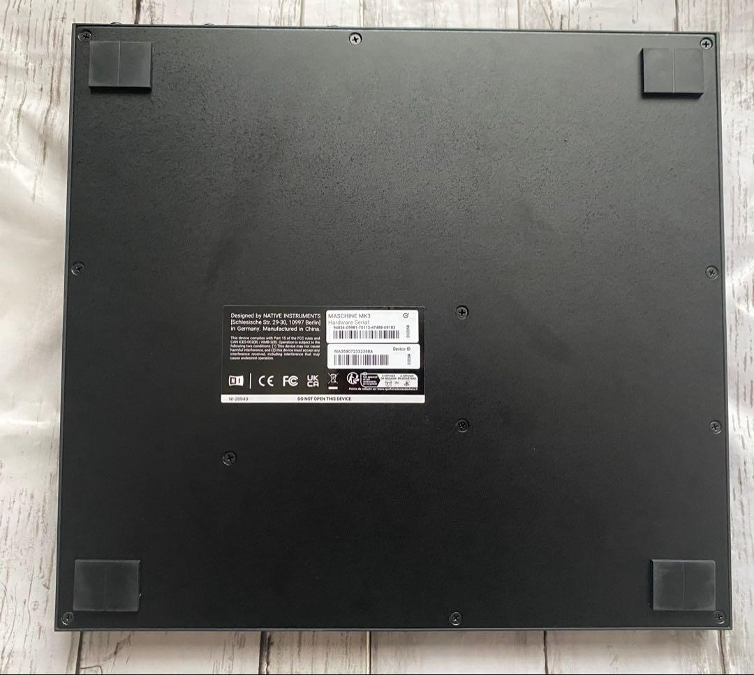 ■MASCHINE MK3 （箱・ケース・ガイドブック・IDあり）