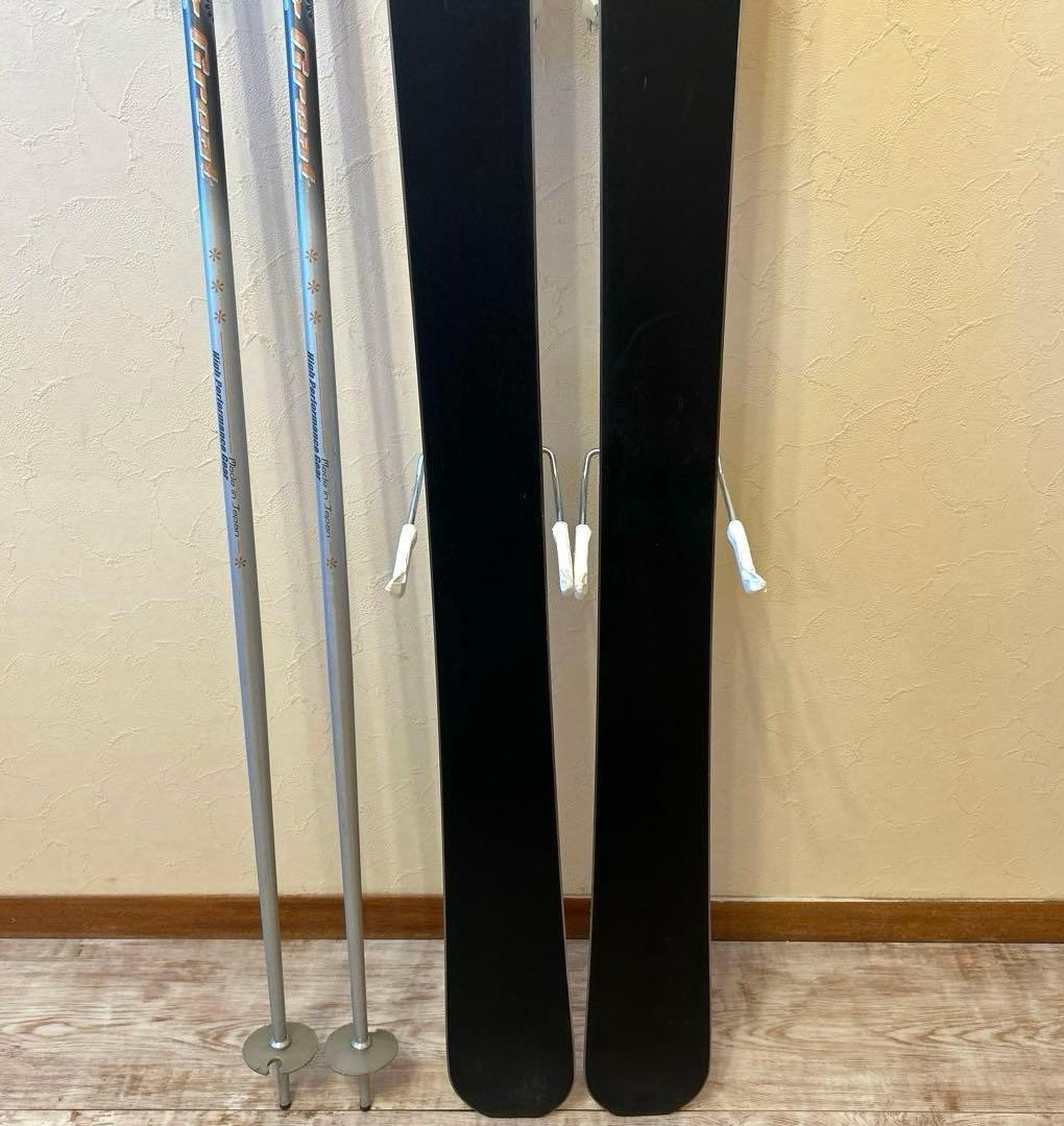 ◾️カービングスキーセット　スキー板151㎝　ブーツ24㎝　女性用　レディース用