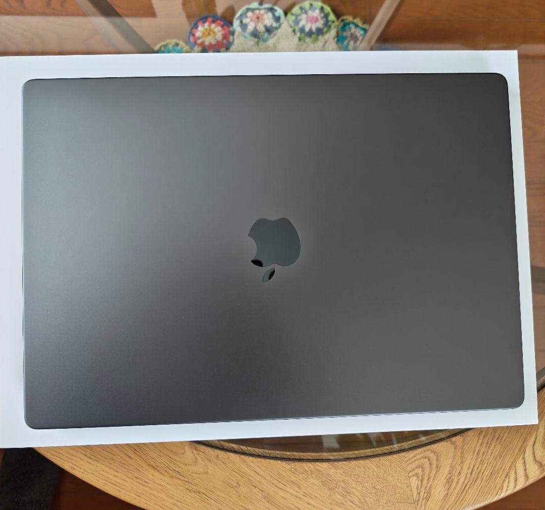 16インチ　MacBook Pro　M4 Maxチップ　36GB　1TB