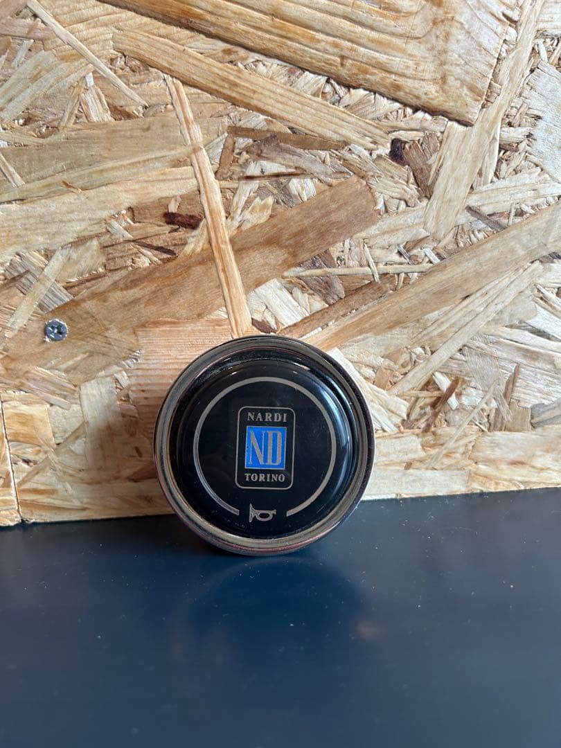 ナルディ　ステアリング　ハンドル　ホーン付きたい