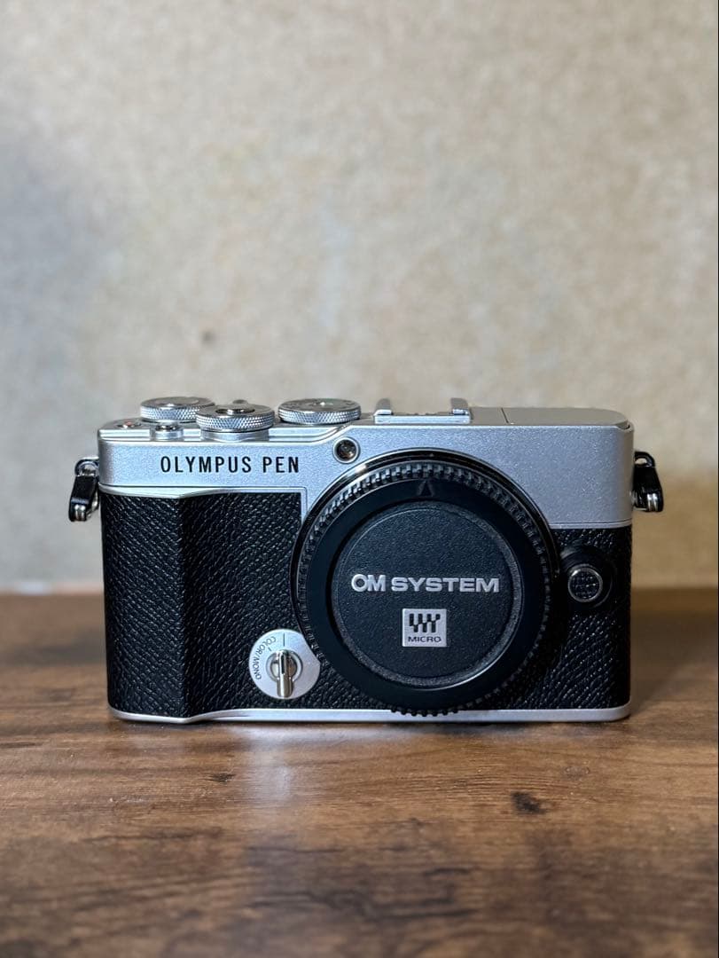 OLYMPUS PEN E-P7 ミラーレス一眼　ダブルレンズキット