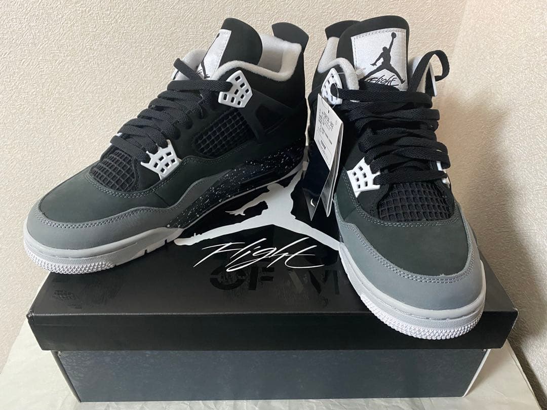 新品 AIR JORDAN 4 RETRO BLACK/WHITE ハイカット