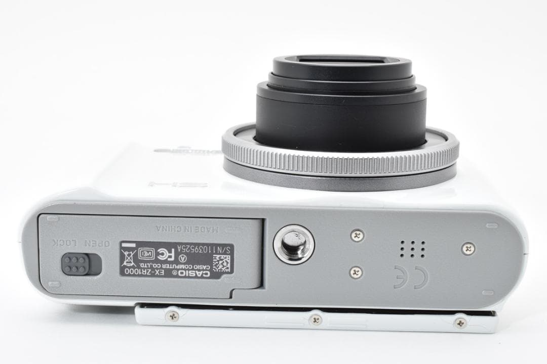 カシオ　CASIO EXILIM EX-ZR1000 ホワイト≪ 元箱付属 ≫