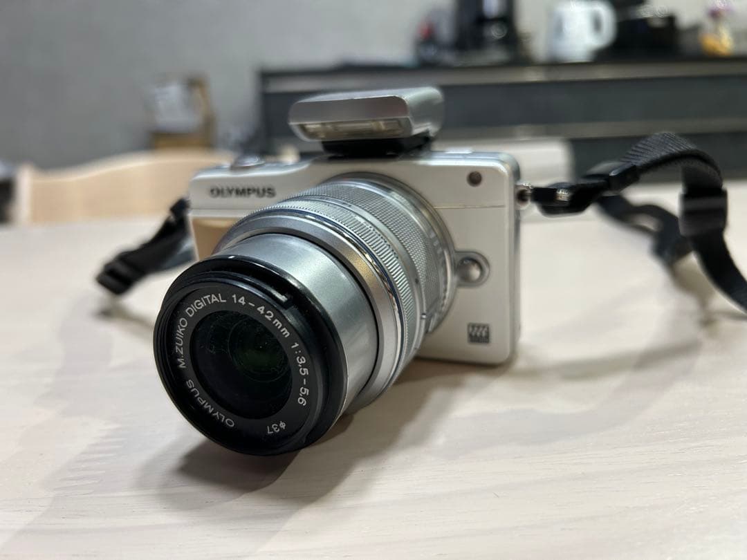 OLYMPUS デジタル一眼レフ 14-42mmレンズ