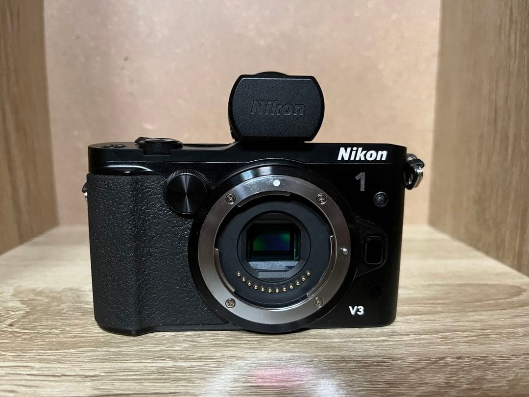 Nikon 1 V3 (液晶黄変あり)+ DF-N1000