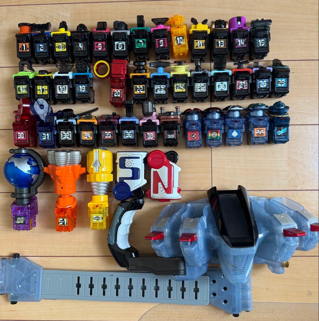 【動作確認済み】仮面ライダー フォーゼ　ベルト、スイッチ アタッシュケース付き