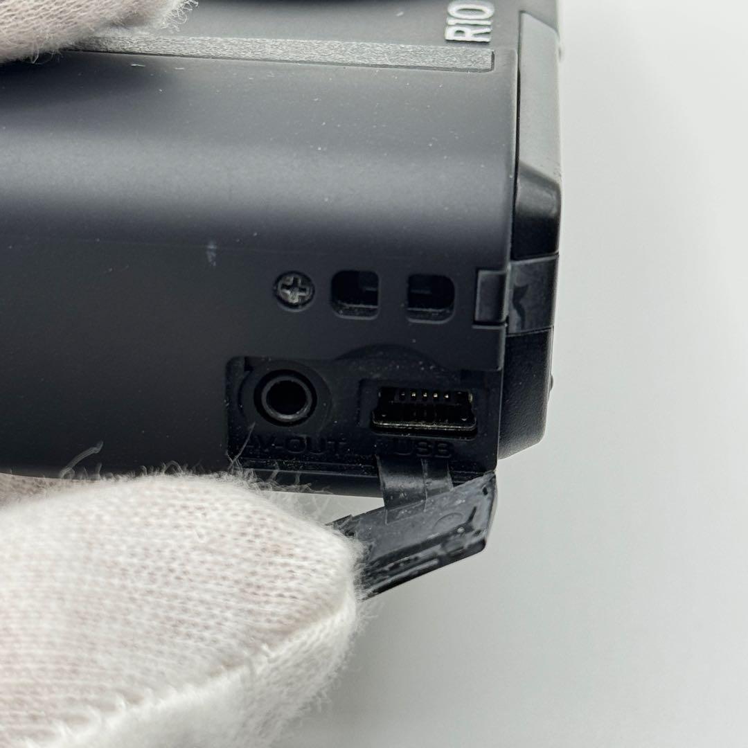 S*.様 【極美品】 【動作◎】 RICOH R10 リコー　コンデジ デジカメ