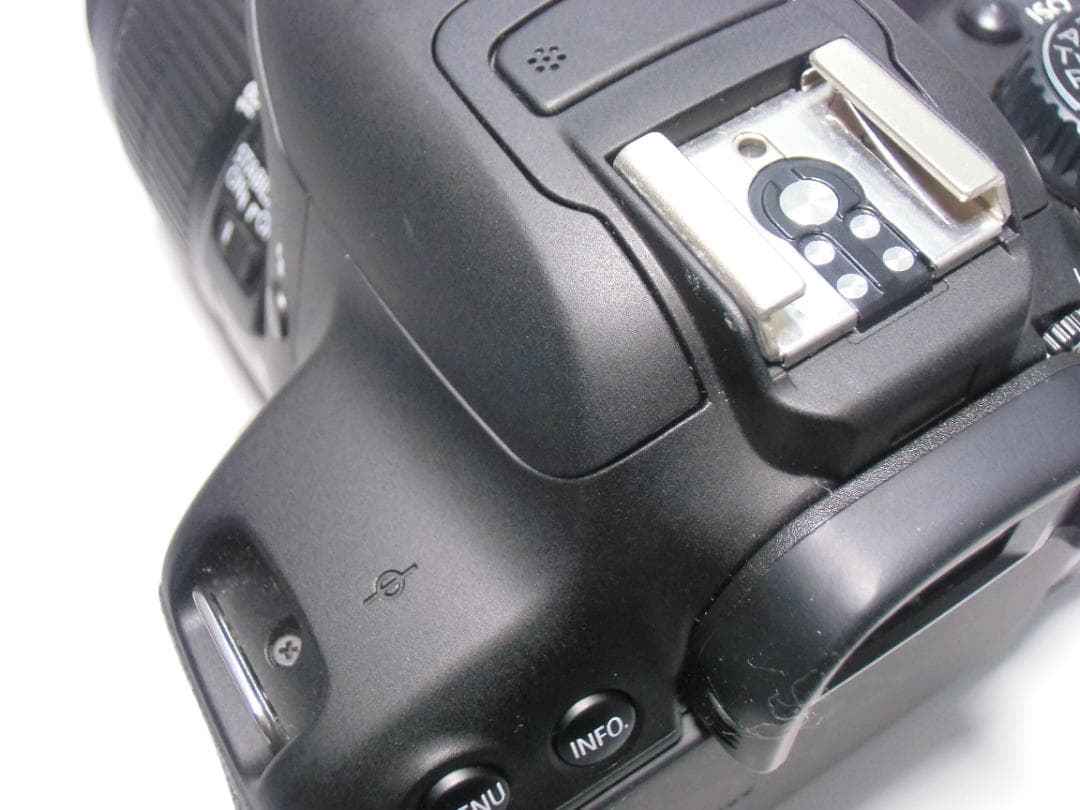 Canon EOS Kiss X6i レンズキット B052