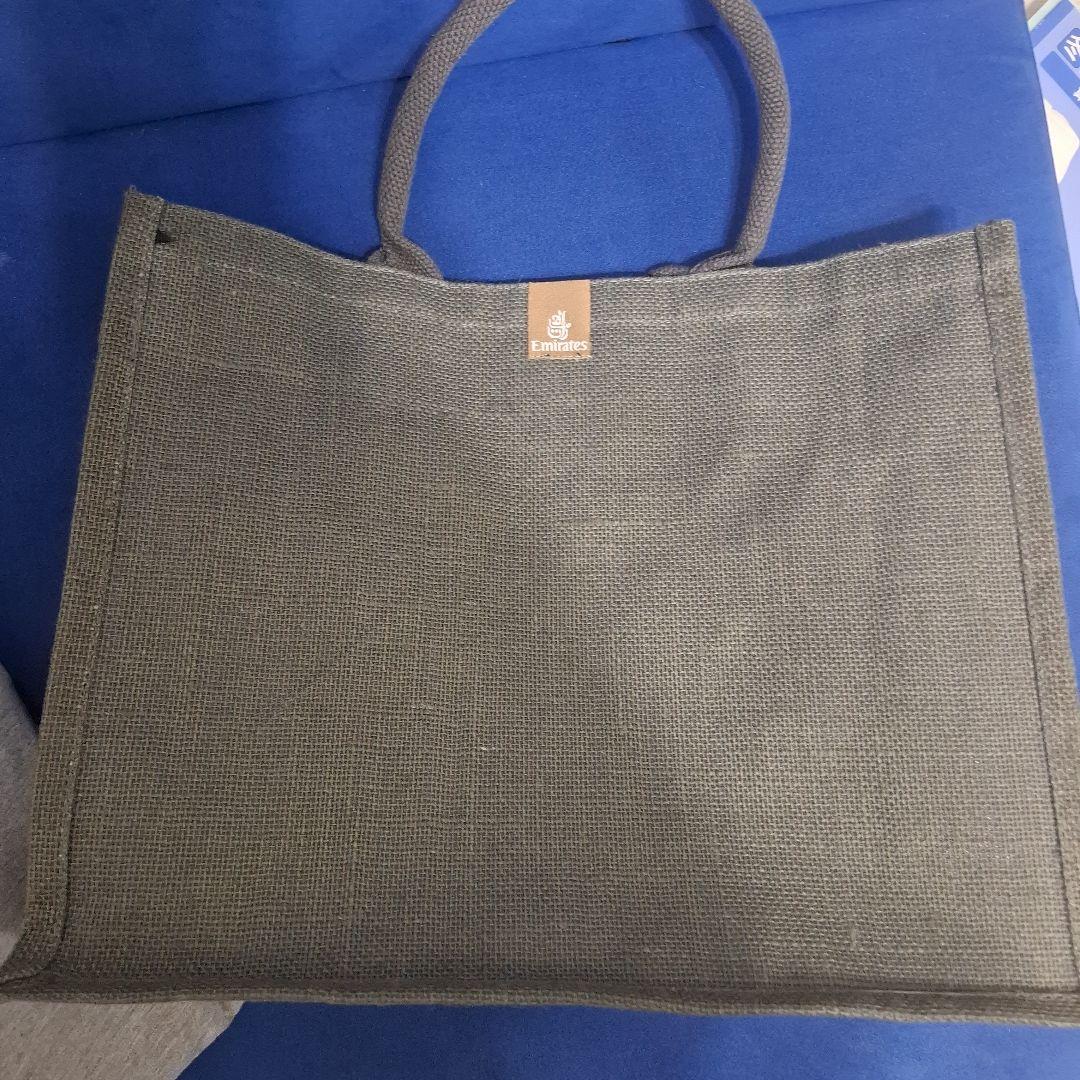 【未開封】エミレーツ航空　ファーストクラス　メンズアメニティ　パジャマ　バッグ