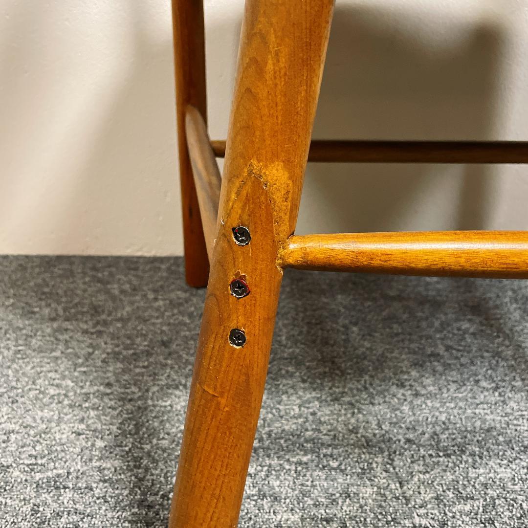 アームチェア　ブラックレザー　修理歴あり