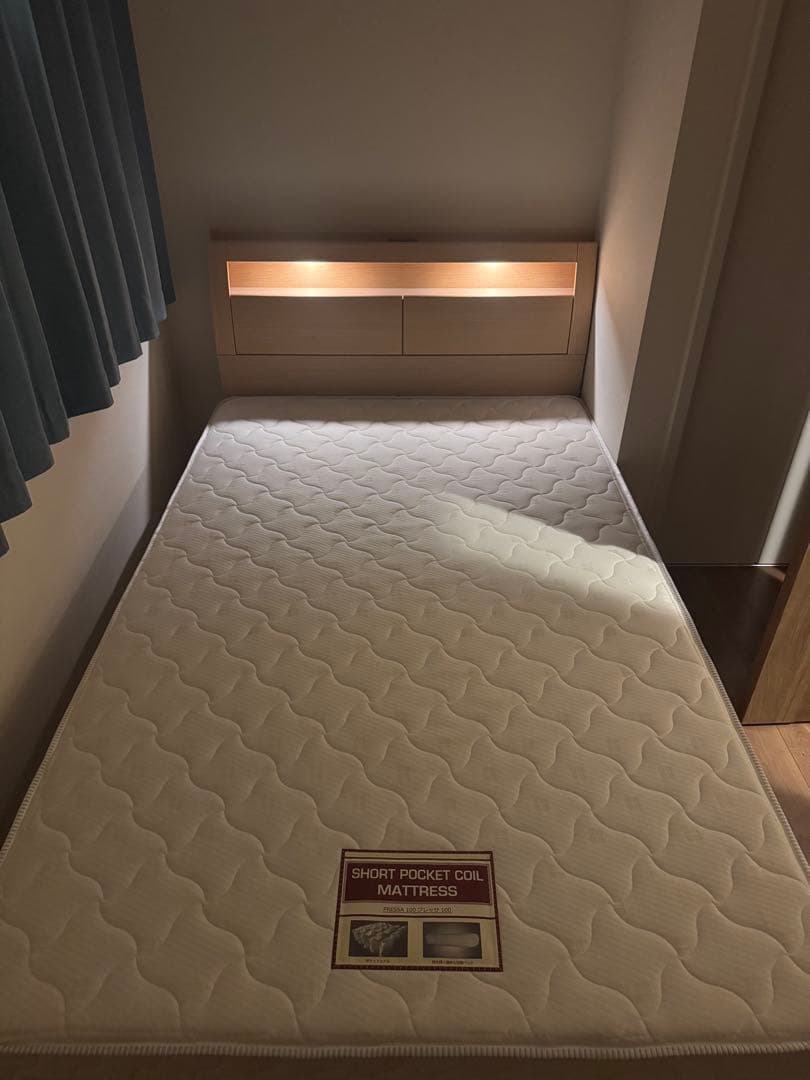 ニトリ ライト コンセント付きベッド セミダブル マットレス 対面のみ