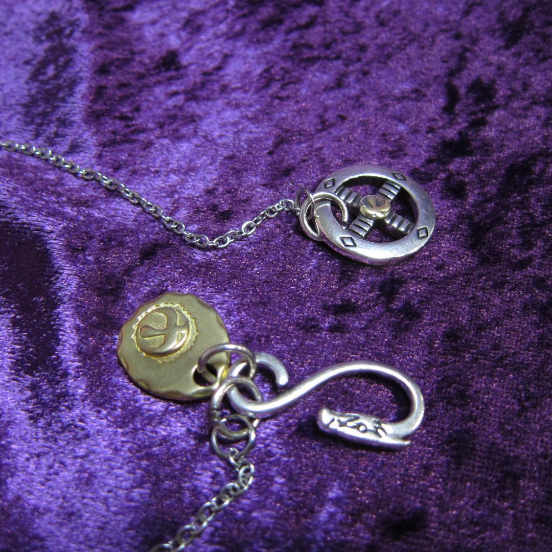 098金爪金縄フェザー、ホワイトハーツ、ターコイズ、バッファローボーンネックレス