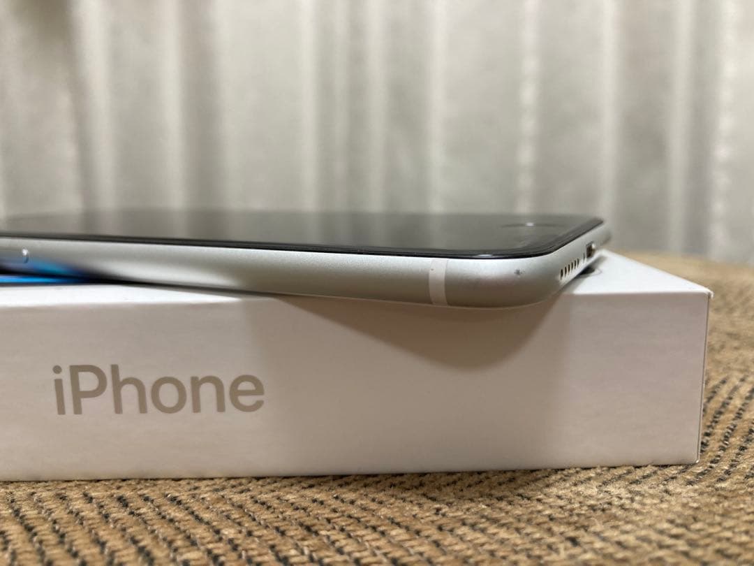 iPhone SE (第2世代) SIMフリー