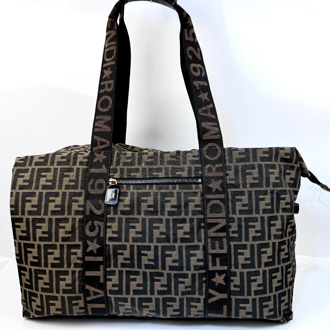 美品 FENDI ボストンバッグ 大容量 ズッカ ロゴ FF金具 ナイロン 旅行